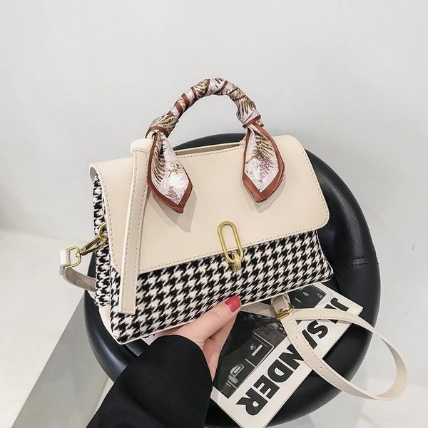 factory direct sale 75% off hong kong popular for women this year 2021 new portable small square net red ins diagonal cross mobile bags
factory direct sale 75% off hong kong popular for women this year 2021 new portable small square net red ins diagonal cross mobile bags