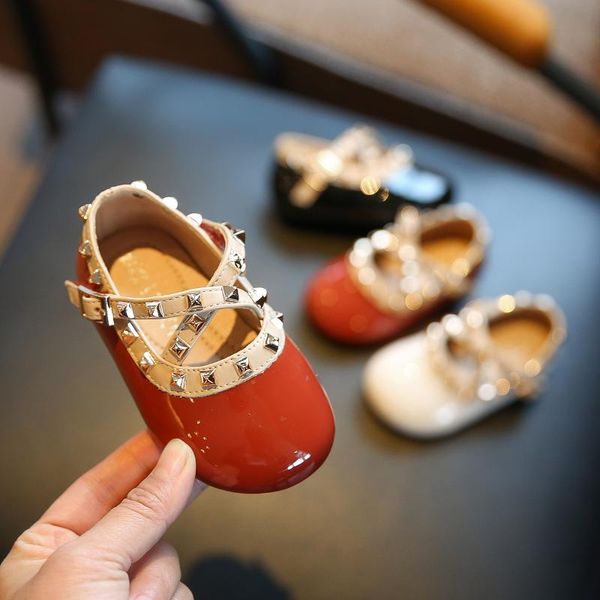 first walkers female baby princess shoes spring and autumn children's baotou single 0 one 1-3 years old 2 soft bottom non-slip shoe
first walkers female baby princess shoes spring and autumn children's baotou single 0 one 1-3 years old 2 soft bottom non-slip shoe