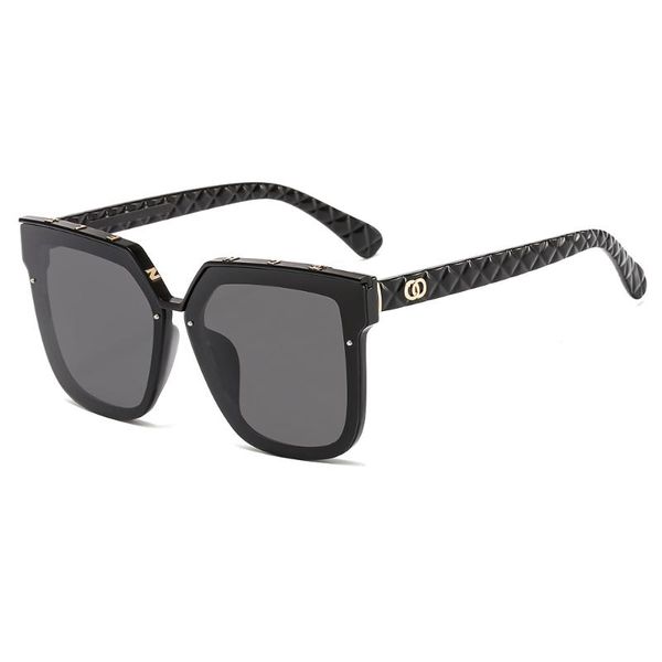 sunglasses brand design luxury polarized for women fashion retro ladies summer driving sports polaroid sun glasses eyewear 2021, White;black
sunglasses brand design luxury polarized for women fashion retro ladies summer driving sports polaroid sun glasses eyewear 2021, White;black