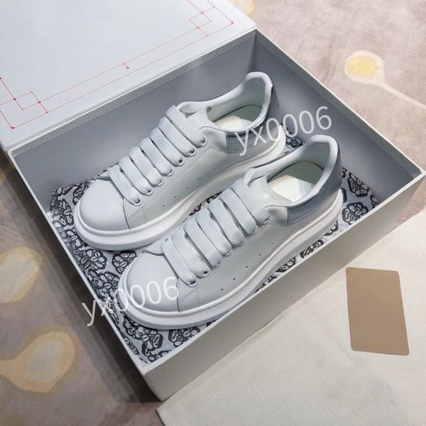 2021 designer platform casual shoes 35-45 men women leather lace up sneakers luxury white black velvet suede trainers jogging walking hl2102, Red;white
2021 designer platform casual shoes 35-45 men women leather lace up sneakers luxury white black velvet suede trainers jogging walking hl2102, Red;white