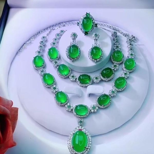 charms gao bing chalcedony inlaid emerald 925 silver luxury set necklace bracelet ring earrings four-piece, Bronze;silver
charms gao bing chalcedony inlaid emerald 925 silver luxury set necklace bracelet ring earrings four-piece, Bronze;silver