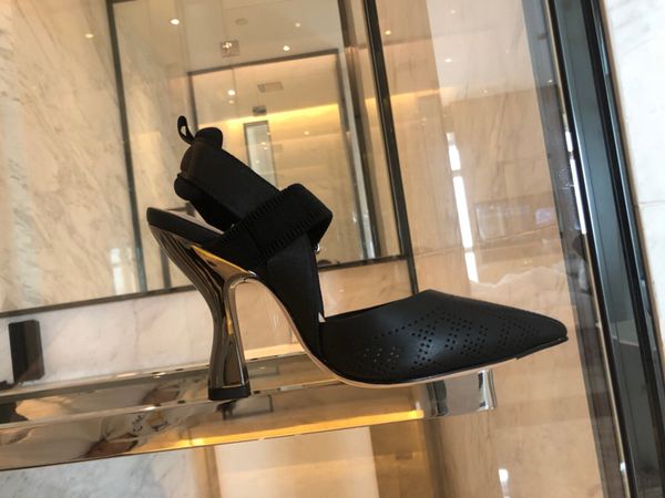 2021 good quality fashion women luxurys designers shoes designer sandals womens luxury high heels sandal dress shoess with box size 35-41 -n, Black
2021 good quality fashion women luxurys designers shoes designer sandals womens luxury high heels sandal dress shoess with box size 35-41 -n, Black