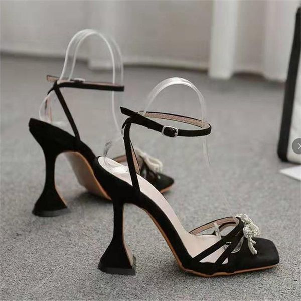 dress shoes women's sandals summer fashion diamond high heels plus size european and american leisure open toe female slippers, Black
dress shoes women's sandals summer fashion diamond high heels plus size european and american leisure open toe female slippers, Black