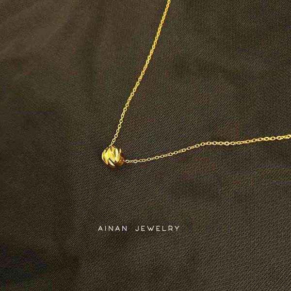chow tai fook huanmei 18k gold diamond flower round bead passepartout necklace, Black
chow tai fook huanmei 18k gold diamond flower round bead passepartout necklace, Black