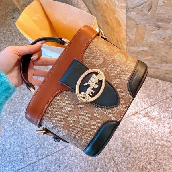 wholesale up horse make bag female classic box one shoulder slant cross storage bags yw ywluxurys designers bag
wholesale up horse make bag female classic box one shoulder slant cross storage bags yw ywluxurys designers bag