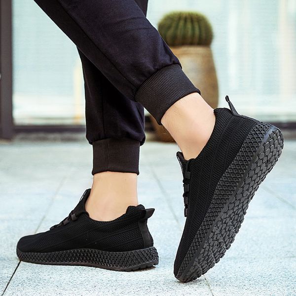 2021 sports for mens womens running shoes triple black red outdoor breathable runners sneakers size 39-44 wy06-20261
2021 sports for mens womens running shoes triple black red outdoor breathable runners sneakers size 39-44 wy06-20261
