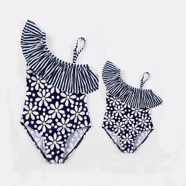 one-piece suits mother daughter biquinis 2021 summer striped floral ruffles family matching one piece swimsuit shoulder maillot de bain
one-piece suits mother daughter biquinis 2021 summer striped floral ruffles family matching one piece swimsuit shoulder maillot de bain