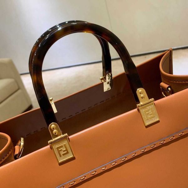 luxury 2021 new trend leather shopping bag super large capacity tote bag single shoulder european and american fashion handbag handbag zly
luxury 2021 new trend leather shopping bag super large capacity tote bag single shoulder european and american fashion handbag handbag zly