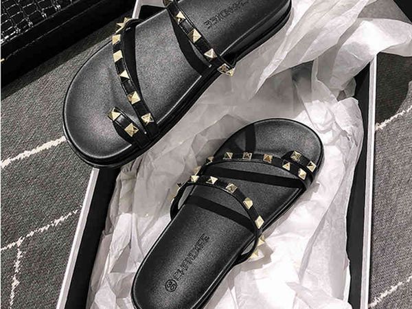 slippers beginner lazy slippers women wear fashion all-match net red thick-soled flip-flops metal rivet beach roman slipperss sand, Black
slippers beginner lazy slippers women wear fashion all-match net red thick-soled flip-flops metal rivet beach roman slipperss sand, Black