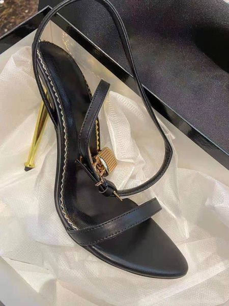 european roman classic high-heeled sandals, fashion trend, gold buckle embellishment, with box, large women's shoes 35-43, Black
european roman classic high-heeled sandals, fashion trend, gold buckle embellishment, with box, large women's shoes 35-43, Black