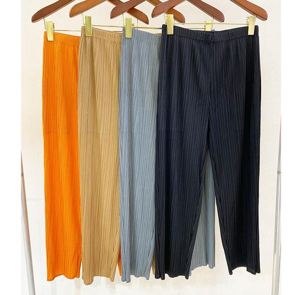 women's pants & capris casual for women plus size 45-75kg 2021 summer miyake folds stretch loose high waist ankle length straight trous, Black;white
women's pants & capris casual for women plus size 45-75kg 2021 summer miyake folds stretch loose high waist ankle length straight trous, Black;white