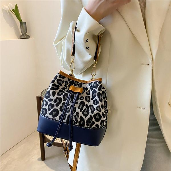 evening bags women bag 2021 high quaility pu leather personality printing soft fashion handbags messenger shoulder feaml
evening bags women bag 2021 high quaility pu leather personality printing soft fashion handbags messenger shoulder feaml