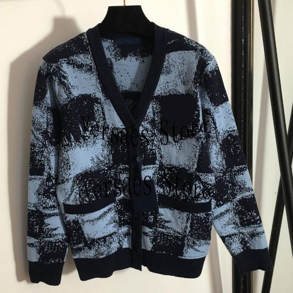 women's sweaters 2021 luxury design embroidery letters fashion cardigan contrast color halo dyeing temperament versatile knitted jacket, White;black
women's sweaters 2021 luxury design embroidery letters fashion cardigan contrast color halo dyeing temperament versatile knitted jacket, White;black