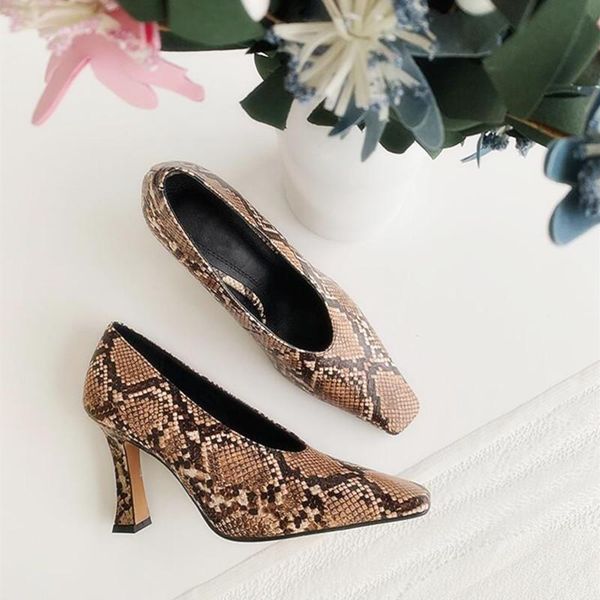 dress shoes snake pattern leather witch tiny square toe shallow high heels designer women, Black
dress shoes snake pattern leather witch tiny square toe shallow high heels designer women, Black
