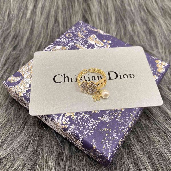 luxury designer fashion jewelry ring d family / dijia letter diamond pearl female net red brass star same, Golden;silver
luxury designer fashion jewelry ring d family / dijia letter diamond pearl female net red brass star same, Golden;silver