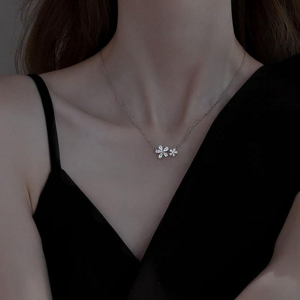 chokers luxury dainty flower zircon pendant choker necklace women lady fashion charm silver color clavicle chain wedding bridal jewelry, Golden;silver
chokers luxury dainty flower zircon pendant choker necklace women lady fashion charm silver color clavicle chain wedding bridal jewelry, Golden;silver