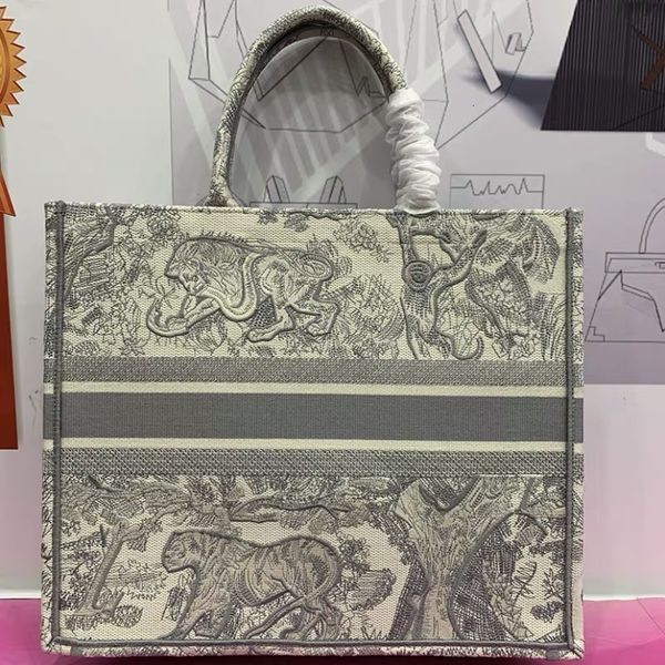 bags wallet backpack 2021 d home book tote grey tiger three dimensional embroidery bag mommy beach women's, Black;red
bags wallet backpack 2021 d home book tote grey tiger three dimensional embroidery bag mommy beach women's, Black;red