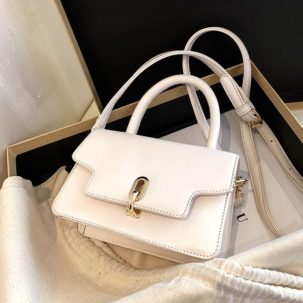 design premium bag 2021 new fashion messenger bag female western style handbag square bag shoulder width 18cm
design premium bag 2021 new fashion messenger bag female western style handbag square bag shoulder width 18cm