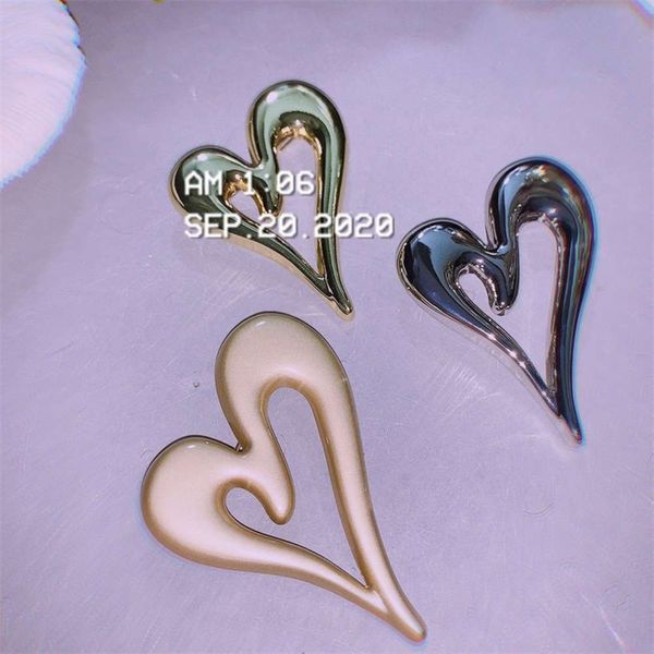 new cool style metal love floor space pin suit decoration feminine temperament heart-shaped fashion brooch, Gray
new cool style metal love floor space pin suit decoration feminine temperament heart-shaped fashion brooch, Gray