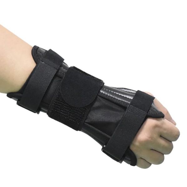 1pc wrist support fitness splint arthritis band belt adjustable carpal tunnel brace sprain prevention protector, Black;red
1pc wrist support fitness splint arthritis band belt adjustable carpal tunnel brace sprain prevention protector, Black;red