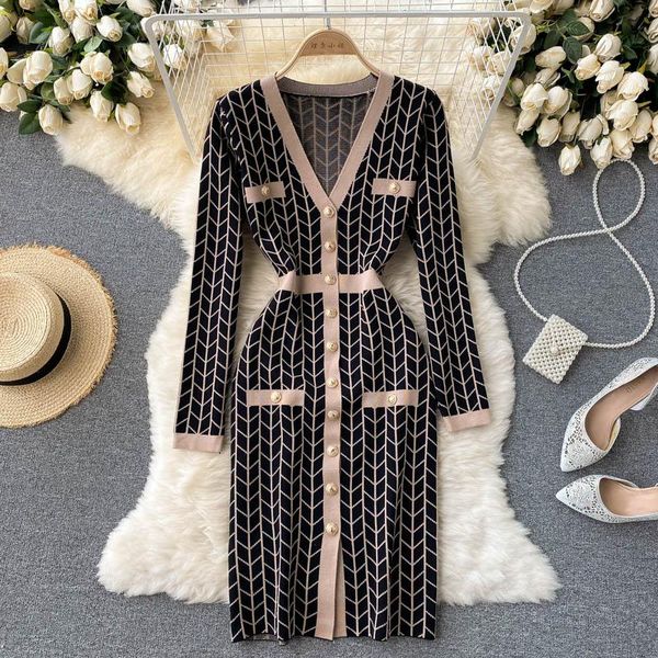 casual dresses autumn elegant women's fashion plaid knitted dress v-neck long sleeve office lady single breasted slim sheath 2021, Black;gray
casual dresses autumn elegant women's fashion plaid knitted dress v-neck long sleeve office lady single breasted slim sheath 2021, Black;gray