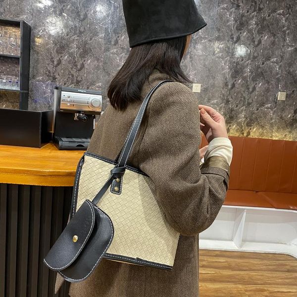evening bags casual shoulder for women large capacity 2021 design bucket tote bag lady luxury handbag and purse fashion shopping
evening bags casual shoulder for women large capacity 2021 design bucket tote bag lady luxury handbag and purse fashion shopping