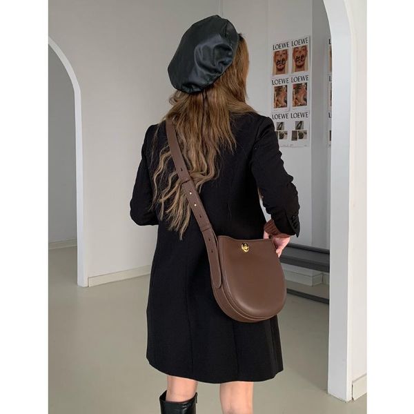 evening bags 2021 design leather ladies fashion bucket bag exquisite crossbody leisure single shoulder for women
evening bags 2021 design leather ladies fashion bucket bag exquisite crossbody leisure single shoulder for women