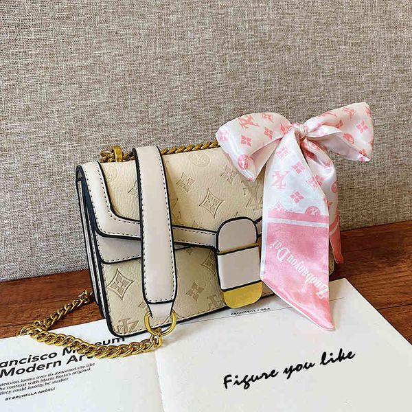 2022 factory wholesale bag female new fashion embossed one shoulder small square net red chain messenger bag
2022 factory wholesale bag female new fashion embossed one shoulder small square net red chain messenger bag
