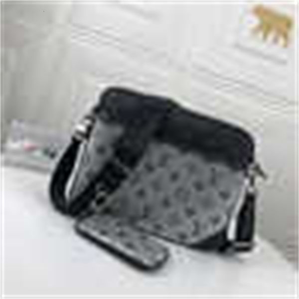 iconic brand r luxury bags m45320 black shoulder flower cross silver flower handles color matching totes men's body handbags bag
iconic brand r luxury bags m45320 black shoulder flower cross silver flower handles color matching totes men's body handbags bag