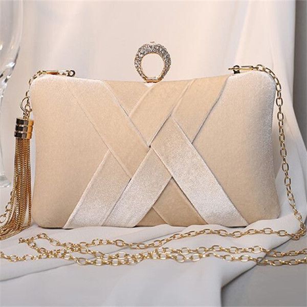factory wholesale women leather dinner bags retro ladies temperament tassel clutch bag solid color diamond handbag elegant atmosphere black
factory wholesale women leather dinner bags retro ladies temperament tassel clutch bag solid color diamond handbag elegant atmosphere black