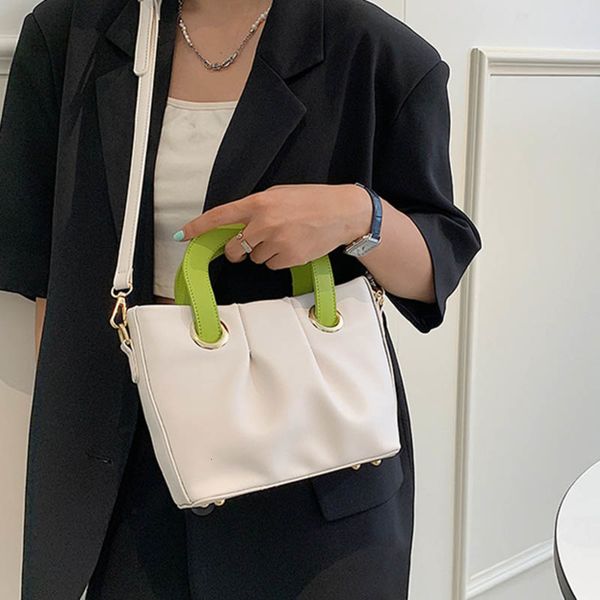 fashion female retro fold shoulder bags 2021 summer trendy small square bag pu leather msenger purse
fashion female retro fold shoulder bags 2021 summer trendy small square bag pu leather msenger purse