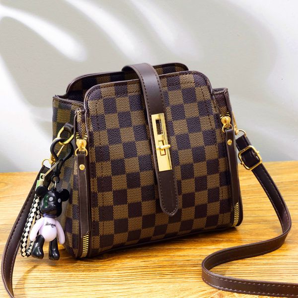 autumn and winter 2021 new style women's korean fashion shoulder bag trend inclined hand leisure
autumn and winter 2021 new style women's korean fashion shoulder bag trend inclined hand leisure