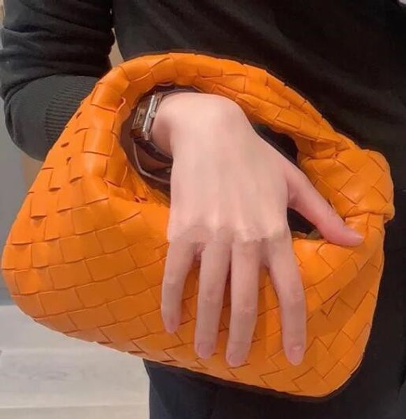 classic hand woven leather handbags cloud shape evening bags chain clutch women pouch clip handbag crossbody totes
classic hand woven leather handbags cloud shape evening bags chain clutch women pouch clip handbag crossbody totes