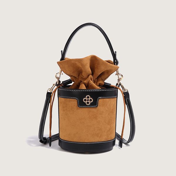 niche design drawstring bucket female summer 2021 new high-grade portable messenger bag net red
niche design drawstring bucket female summer 2021 new high-grade portable messenger bag net red