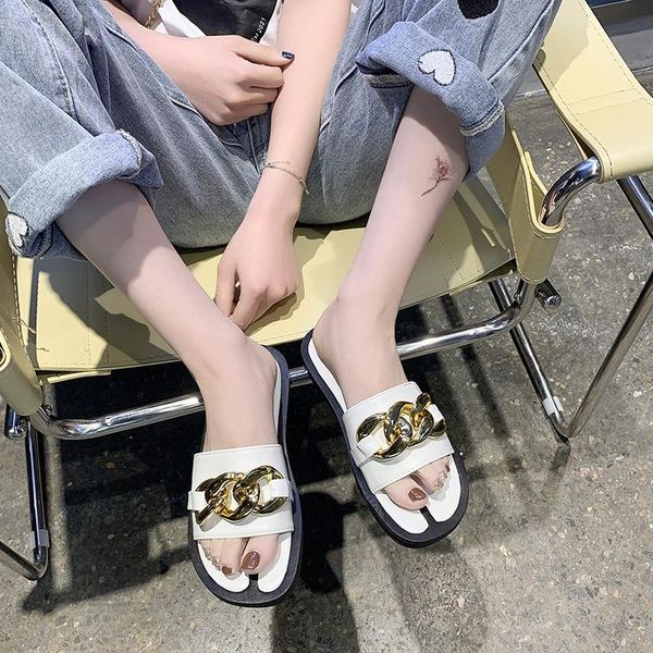 women's flip flops ladies slippers sandals black metal chain decorated flat women zapatillas casa mujer
women's flip flops ladies slippers sandals black metal chain decorated flat women zapatillas casa mujer