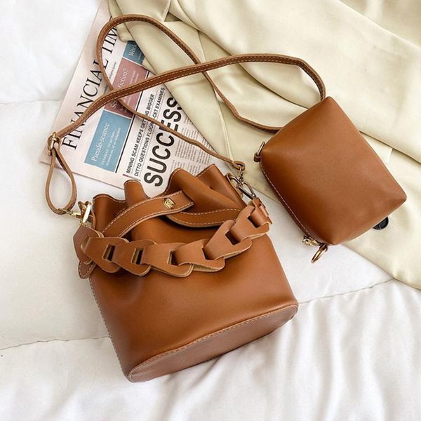 shoulder bags 2021fashion temperament wild classic daily weaving portable fashion solid color ladies one-shoulder messenger bucket bag
shoulder bags 2021fashion temperament wild classic daily weaving portable fashion solid color ladies one-shoulder messenger bucket bag
