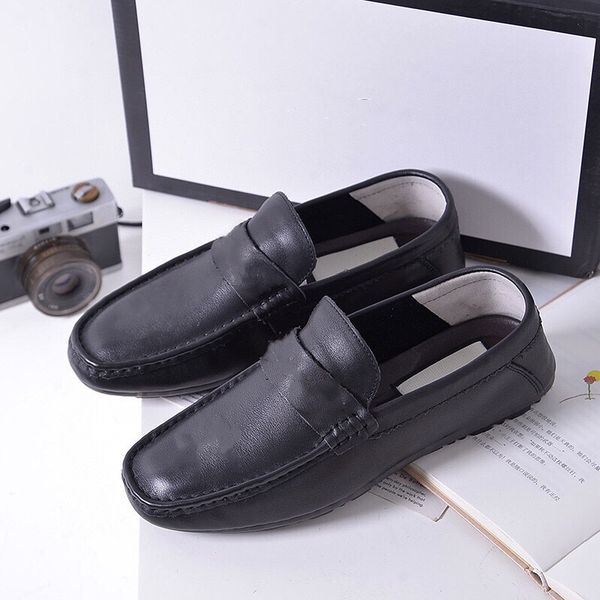 the new first layer cowhide slipper embroidered small bee peas shoes men's leather lazy one- casual, Black
the new first layer cowhide slipper embroidered small bee peas shoes men's leather lazy one- casual, Black