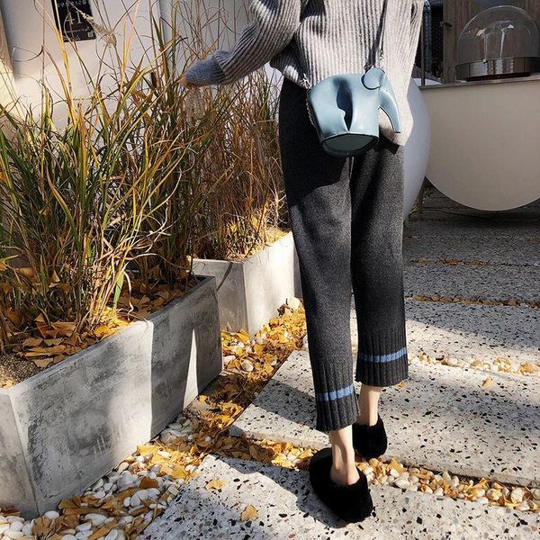 women's pants & capris women 2021 autumn winter korean style knitted female casual mid waist striped trousers ladies loose ankle-length, Black;white
women's pants & capris women 2021 autumn winter korean style knitted female casual mid waist striped trousers ladies loose ankle-length, Black;white