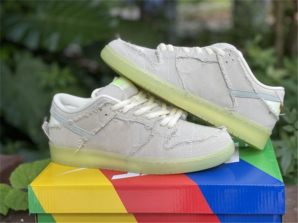 2021 release authentic sb mummy shoes men women low coconut milk seafoam yellow strike glow in the dark outdoor sneakers sports with box us5
2021 release authentic sb mummy shoes men women low coconut milk seafoam yellow strike glow in the dark outdoor sneakers sports with box us5