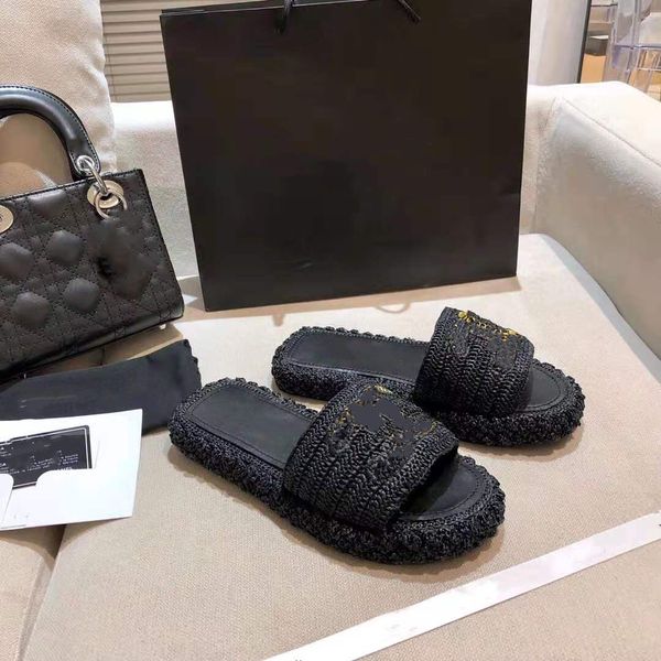 2021 paris womens slippers beautiful scuffs shoes summer sandals beach slides slippers ladies flip flops loafers black navy embroidered kk03
2021 paris womens slippers beautiful scuffs shoes summer sandals beach slides slippers ladies flip flops loafers black navy embroidered kk03