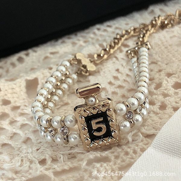 21 new style of small fragrance, light luxury, chain lock, perfume bottle, 5 pearl necklace, all match fashion personality necklace., Silver
21 new style of small fragrance, light luxury, chain lock, perfume bottle, 5 pearl necklace, all match fashion personality necklace., Silver