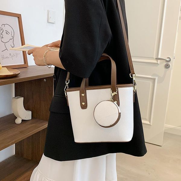 shoulder bags large-capacity women's bag 2021 autumn texture handbag women fashion all-match messenger simple
shoulder bags large-capacity women's bag 2021 autumn texture handbag women fashion all-match messenger simple