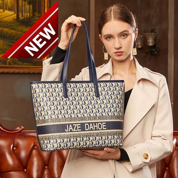 big women's autumn and winter temperament middle ancient bag 2022 new fashion commuter tote single shoulder portable messenger
big women's autumn and winter temperament middle ancient bag 2022 new fashion commuter tote single shoulder portable messenger