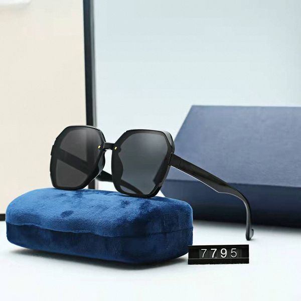 2022 designer fashion sunglasses goggle beach g sun glasses for man woman 5 color optional good quality, White;black
2022 designer fashion sunglasses goggle beach g sun glasses for man woman 5 color optional good quality, White;black