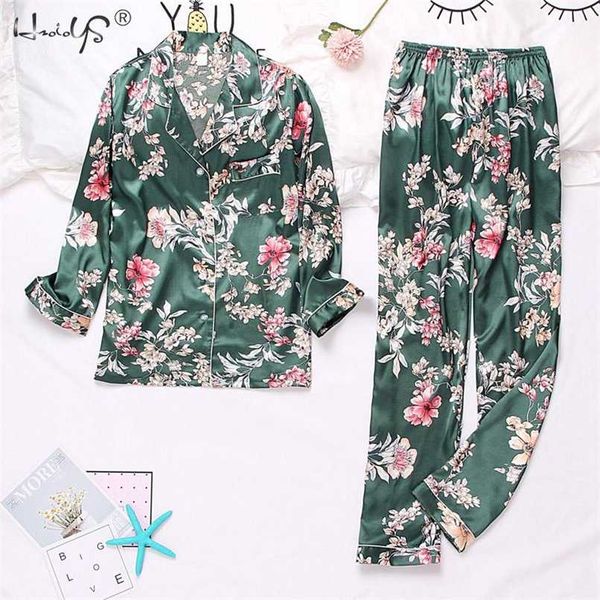 autumn winter print pattern women pajama set satin silk turn-down collar pajamas sleepwear long sleeve trousers two paper suit 211112, Black;red
autumn winter print pattern women pajama set satin silk turn-down collar pajamas sleepwear long sleeve trousers two paper suit 211112, Black;red