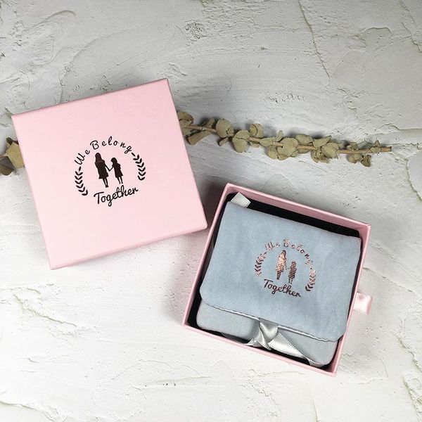 jewelry pouches, bags custom packaging pouch printed cardboard drawer box pink velvet bag strap, and, Pink;blue
jewelry pouches, bags custom packaging pouch printed cardboard drawer box pink velvet bag strap, and, Pink;blue