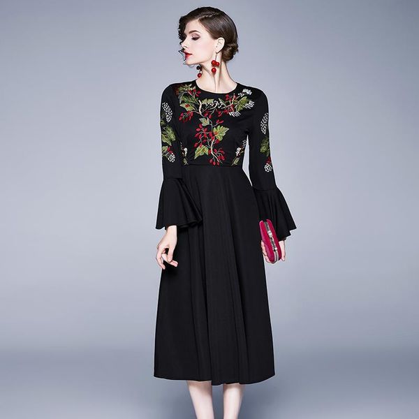 women's dress spring and autumn elegant temperament female embroidery trumpet sleeve round neck casual dresses, Black;gray
women's dress spring and autumn elegant temperament female embroidery trumpet sleeve round neck casual dresses, Black;gray