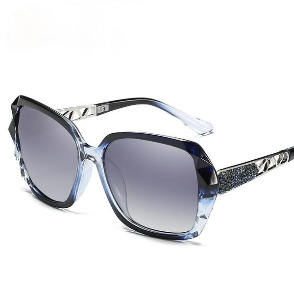 sunglasses 2022 women polarized fashion ladies color film lens uv400 protection, White;black
sunglasses 2022 women polarized fashion ladies color film lens uv400 protection, White;black