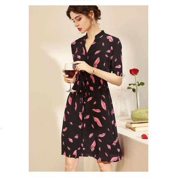 dress elegant temperament women's silk printed v-neck short sleeve a- line 2021 fashion style, Black;gray
dress elegant temperament women's silk printed v-neck short sleeve a- line 2021 fashion style, Black;gray