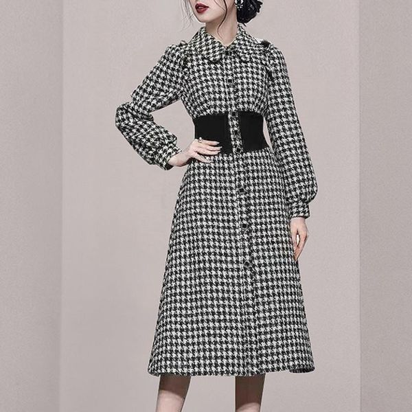 women's trench coats 2021 winter fashion high-end large swing lantern sleeve houndstooth stitching tweed coat, Tan;black
women's trench coats 2021 winter fashion high-end large swing lantern sleeve houndstooth stitching tweed coat, Tan;black